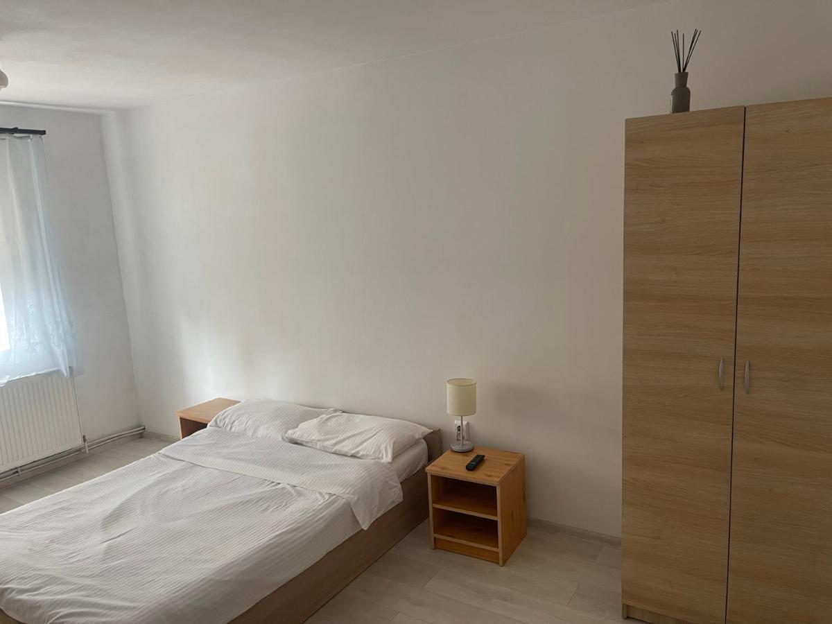 Ana Central Rooms Oradea Buitenkant foto